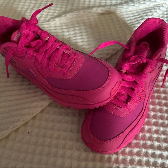 Nike Air Women\'s Air Max Pink Sneakers brand new never worn comfortable
